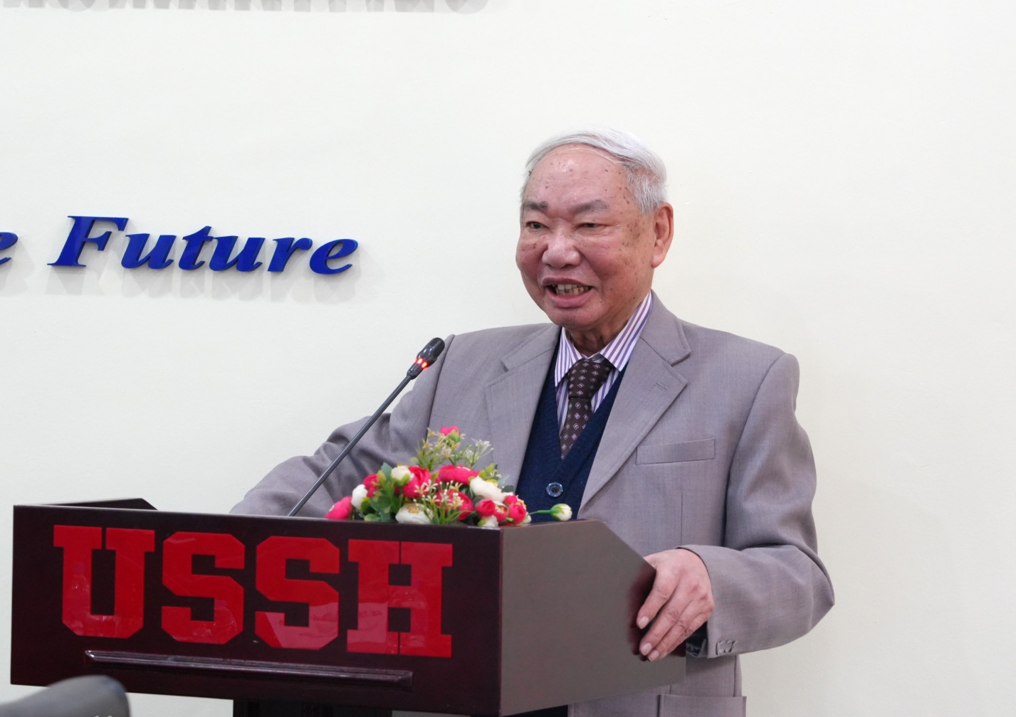 Thơ "Hoài niệm về khoa Quốc tế học"